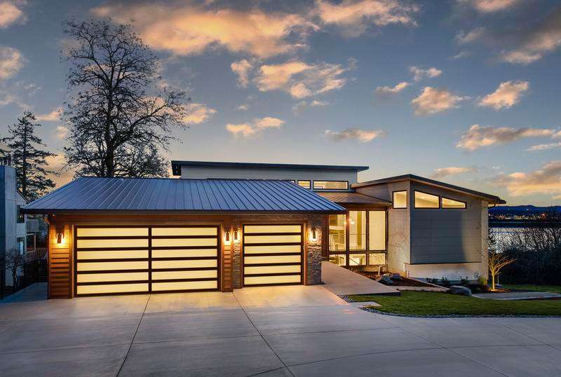 Professional garage door repair service in Middle Tennessee